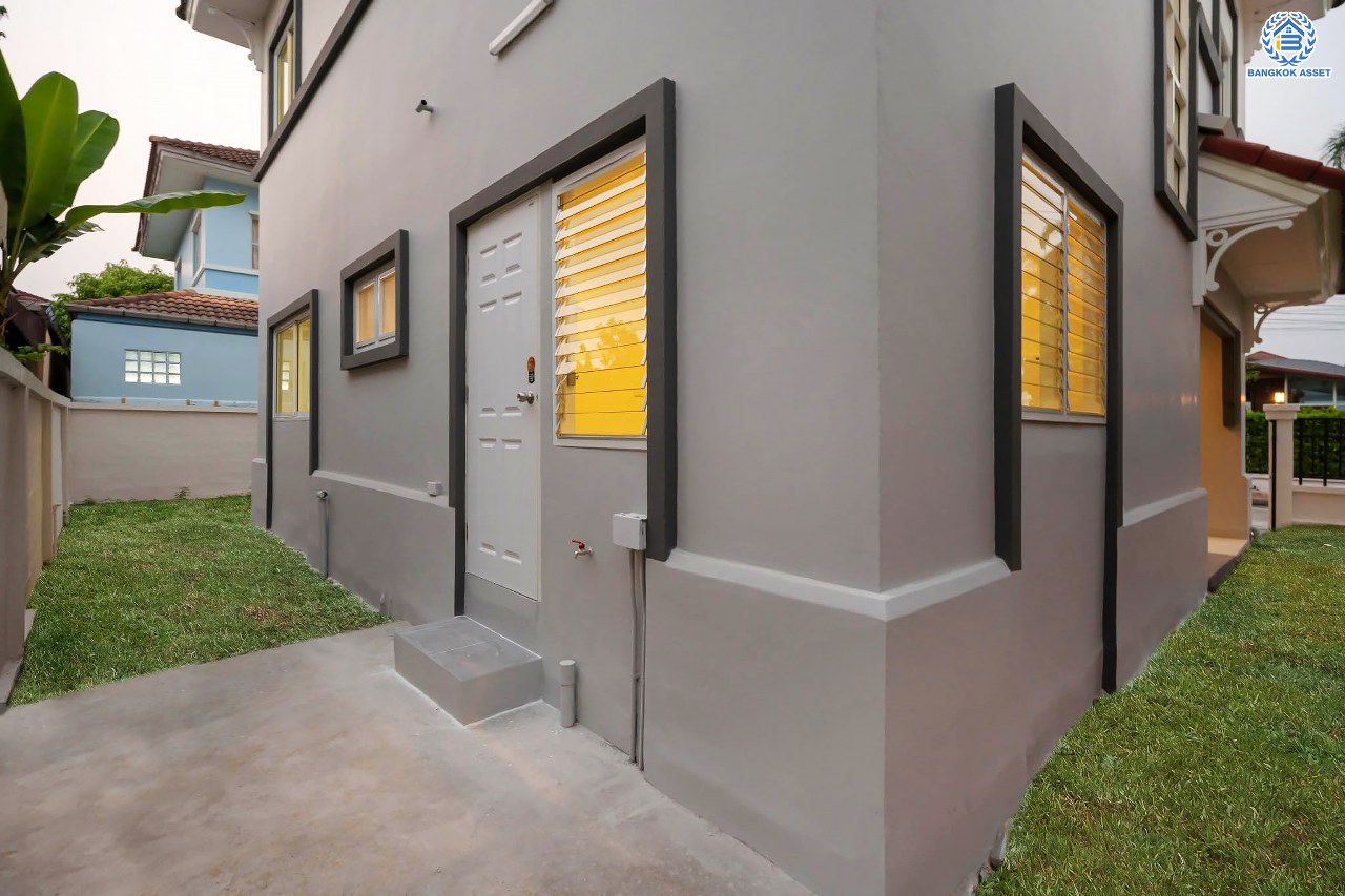 บ้านมือสองตกแต่งใหม่ แบรนด์ LH โครงการ ชัยพฤกษ์ วัดลาดปลาดุก ตอบโจทย์ทุกการอยู่อาศัย เนื้อที่ 60 ตร.ว. พื้นที่ใช้สอยมากถึง 198.96 ตร.ม. ฟังก์ชัน 3 ห้องนอน 3 ห้องน้ำ จอดรถได้ 2 คัน บนทำเลดีที่สุด! ใกล้เซ็นทรัลเวสต์เกต ทางด่วน "กาญจนาภิเษก" และรถไฟฟ้าสายสีม่วง "สถานีคลองบางไผ่"